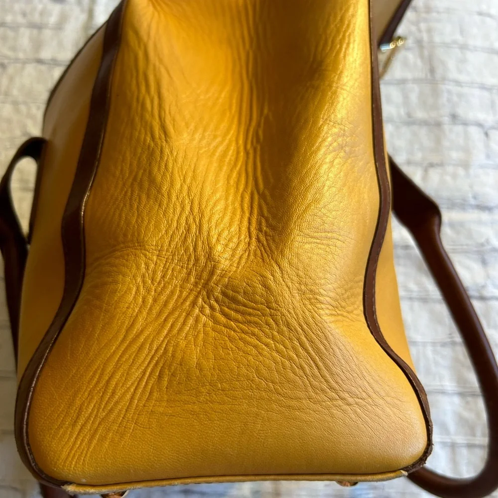 DOUGLAS HANNANT MUSTARD GOLD BROWN TRIM GOLD HARDWARE FEET TURN LOCK SATCHEL BAG - Picture 15 of 16